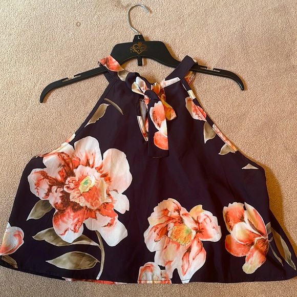 Floral Crop top - Picture 2 of 2